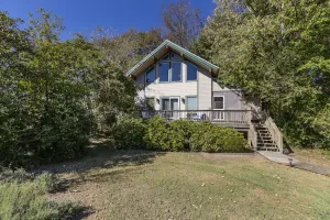Image of Rhythm and Blues, a beautiful 3 Bedroom\/2 Bath home located in the heart of our