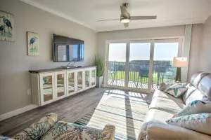 Image of Direct Gulf View Upgraded Condo. Amazing Views! Pool, Amenities and Reserved Parking