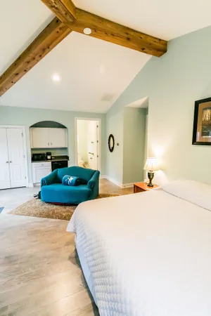 Image of Suite w\/ Private Entry and Nature Trails ($40 cleaning)