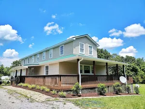 Image of Backwoods Family Getaway! 3 Bedroom house!