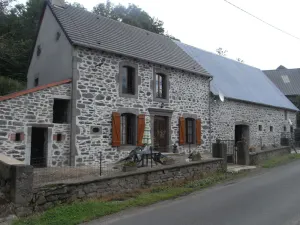 Image of GITE sleeps 5, accessible from the side of the house. Free WIFI