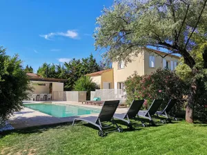 Image of Bastide des tilleuls beautiful, quiet, shady property on the heights of Noves