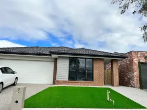 Image of Spacious 4 bedroom home in Weir Views near Warrawong Estate