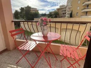 Image of Appartement 3 pièces, 6 couchages, parking, proche plage et commerces, Fréjus - FR-1-226A-152