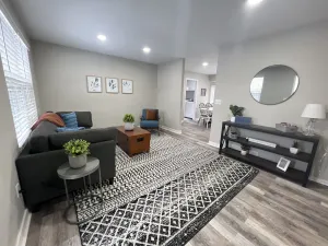 Image of Spacious and Comfortable 5BR Home Close to Everything!
