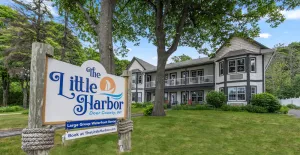 Image of Lakefront! Sleep 30! Hot Tub, Game RM, Huge Yard!