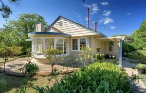 Image of The Captain's Manor - Great location!