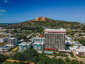 Image of Top Floor Aquarius best location & Ocean Views in Townsville Fast WiFi Kayo