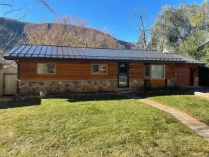 Image of The Bennett Haus - Large Home Close to Downtown