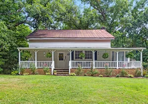 Image of PET FRIENDLY Farmhouse near the Harpeth River