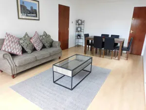 Image of Charming 2 bed apt close to City and SEC Hydro