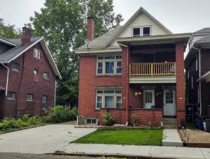Image of Huge Apartment in Beautiful Brick House ★ Near All