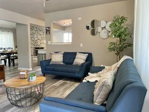 Image of Pineland Getaway, 4 Queen + 2 Twin ~ Central location