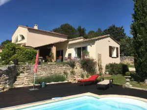 Image of Barjac Villa Pastis - Gîte with swimming pool and view of the Cévennes mountains