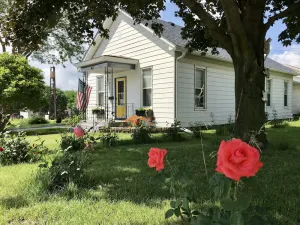 Image of Great Homebase Bungalow - 10 Mins to Starved Rock!