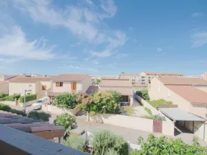 Image of 5 min walk to the beach, quiet location, sleeps 4, fully equipped with storeroom, parking and...