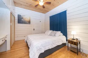 Image of Bright and Cozy 2 Bedroom Cottage w\/ Amenities