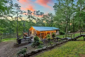 Image of Lake Retreat Rustic Fishing Cabin \nNear University of Alabama Tannehill Mercedes