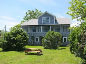 Image of 1930s Waterfront Cottage on Tuttle's Point