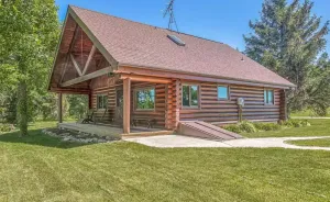 Image of Lake Winnebago waterfront 3 bedroom Log home on a private lot with a great view!