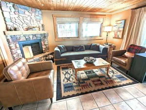 Image of New Lakefront Condo! Great Views! Pool\/Hot Tub\/Sauna\/Private Beach Access! 6 Guests