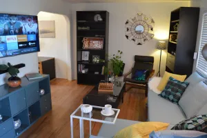 Image of Comfort, convenience, and superb location!
