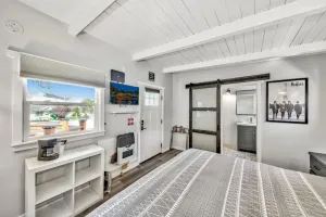 Image of WWM 8 · 8 Fresh Air, Beautiful Views, Friendly Place WWM