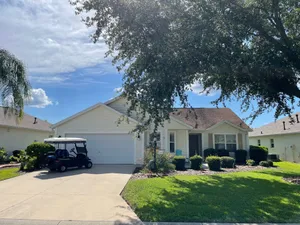 Image of Amazing  House Close to Lake Sumter Landing! 4 person Golf Cart Included