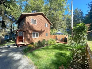 Image of Arbor House - Beachcomber Vacation Homes