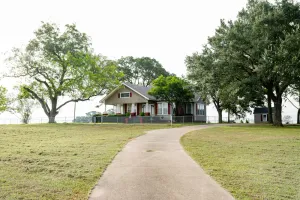 Image of Spacious Country Living Located In The Heart Of Brenham