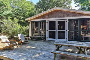 Image of 1940s Cottage Stunner Large Studio w\/loft feel dog friendly