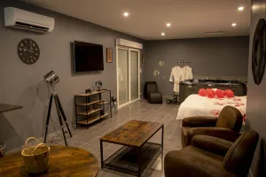 Image of The cozy little nest parenthesis with Jacuzzi