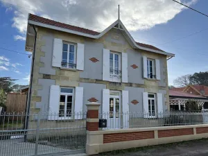 Image of 011 - Soulacaise close to the city center with garden