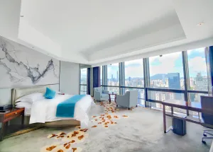 Image of Huaqiang Plaza Hotel Shenzhen, Enjoy Complimentary Mini Bar & Night Snack, Add breakfast - enjoy complimentary afternoon tea