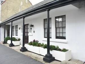 Image of UKC4174 The Cottage by the Sea
