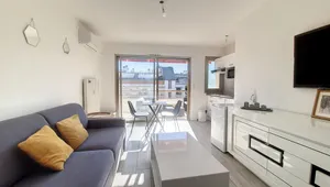 Image of COSY STUDIO AVEC GRANDE TERRASSE ENSOLEILLEE À 300 MÈTRES DE LA CROISETTE