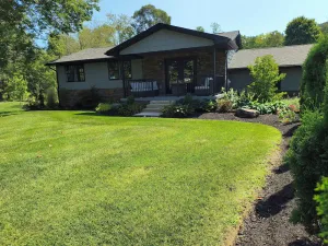 Image of Cozy retreat minutes from town.