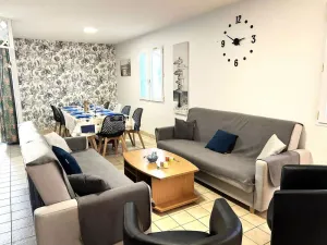 Image of Maison 4 pièces, 8 couchages, proche plage et centre-ville, avec jardin et garage - FR-1-224-750