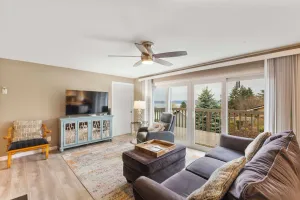 Image of 8 Bed Exec Lux Stay w\/Marine Views