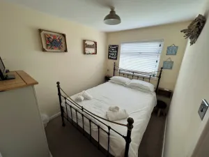 Image of Cosy Self-Catering Chalet in Beautiful South Devon