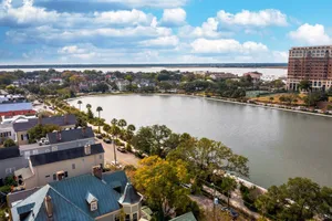 Image of Townhouse on Colonial Lake, Near the Battery, King Street, and Marinas