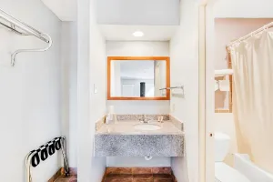 Image of Your Home Away From Home! Pets Allowed, FREE Parking, Near Woodrow Park