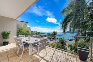 Image of Whitsunday Beachfront Apartment on Broadwater