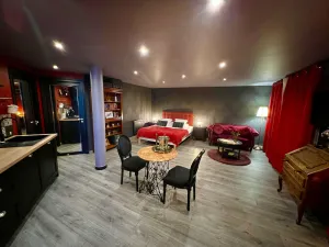 Image of Romantic suite with escape game