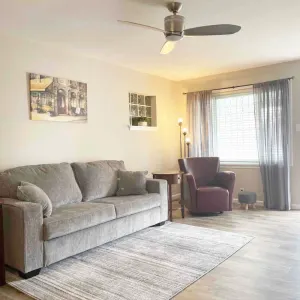 Image of Mid Central Spot Near Attractions W/D & Workspace