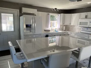 Image of 1715 C - Downtown, 1 BR House in Back, 3 miles to Beach, FAST WIFI!  Monthly OK!