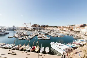 Image of amazing vue on the port of la ciotat very nice flat complitly new