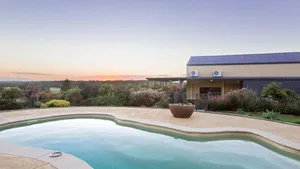 Image of Kelman Cottage with pool and beautiful native wildlife