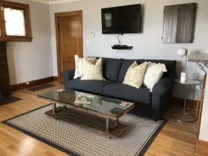 Image of By The Big House in Ann Arbor, 3 bed\/1.5 bath with parking, 1 mile to downtown