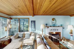 Image of Adorable Dog-Friendly Home in Historic Deco District - Short Walk to Beach